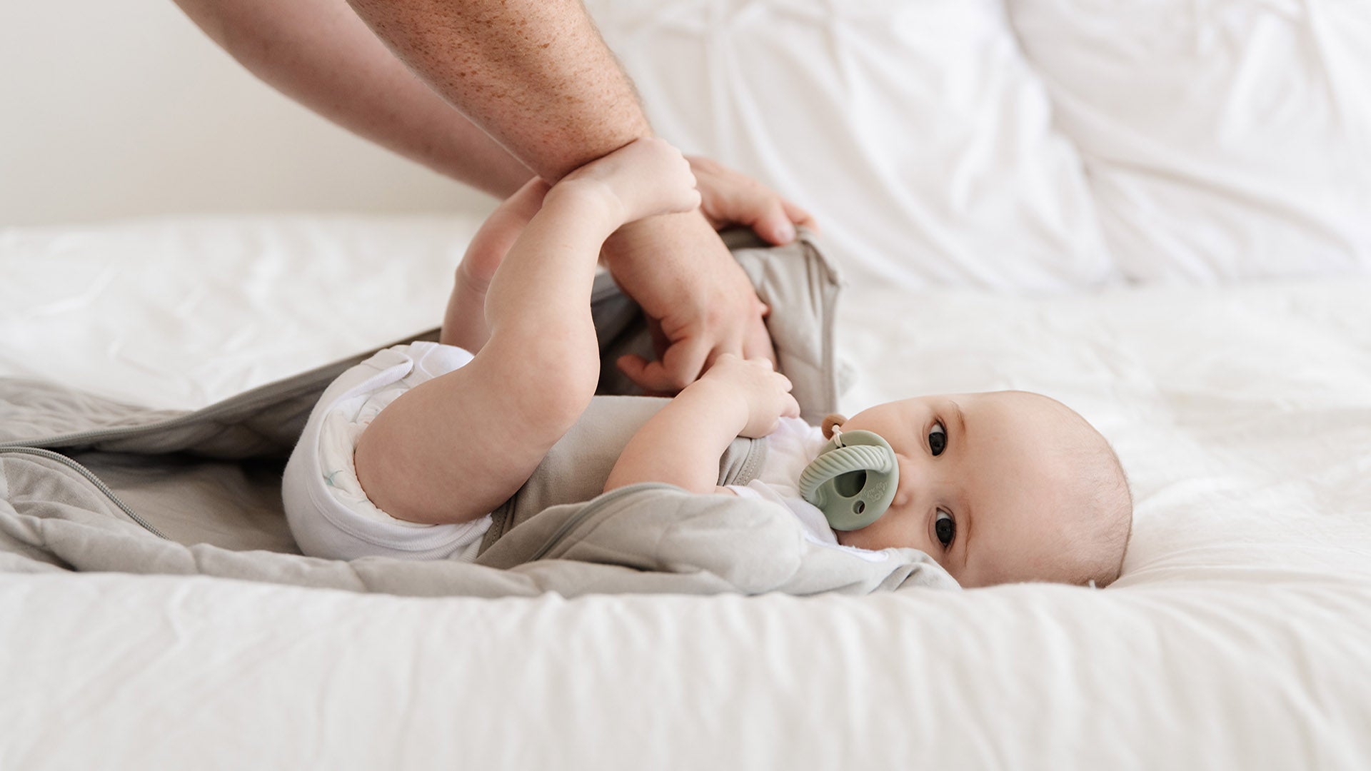 How (and when!) to Transition Your Baby Out of a Swaddle