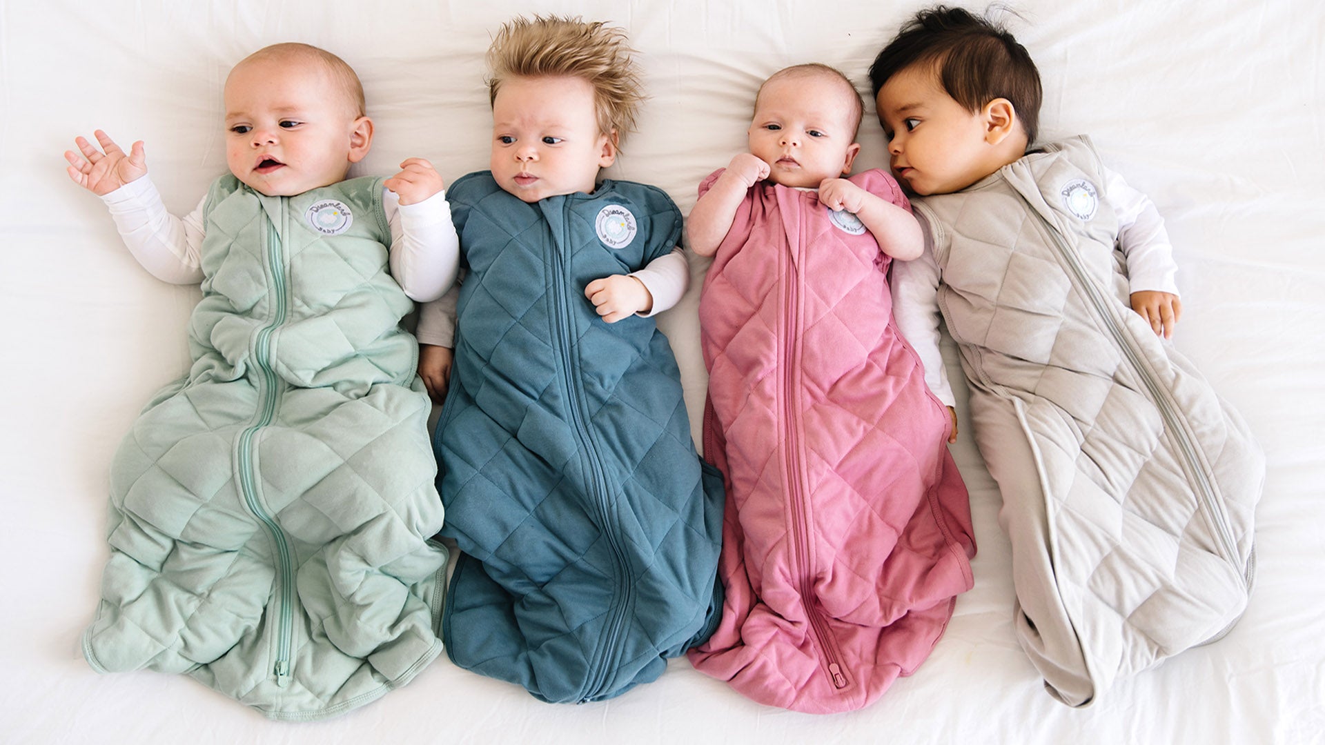Sleep Sack vs Swaddle: Differences & What’s Best for Your Baby