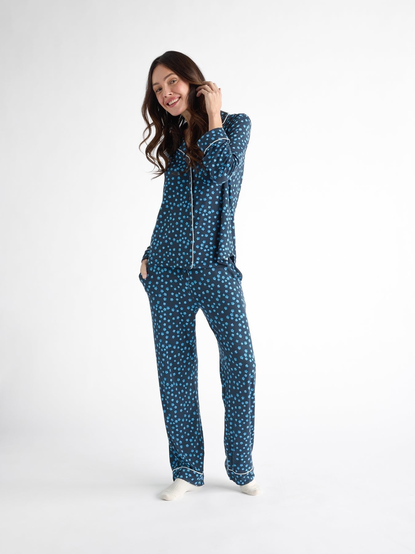 Women&#39;s Bamboo Stretch-Knit Long Sleeve Pajama Set