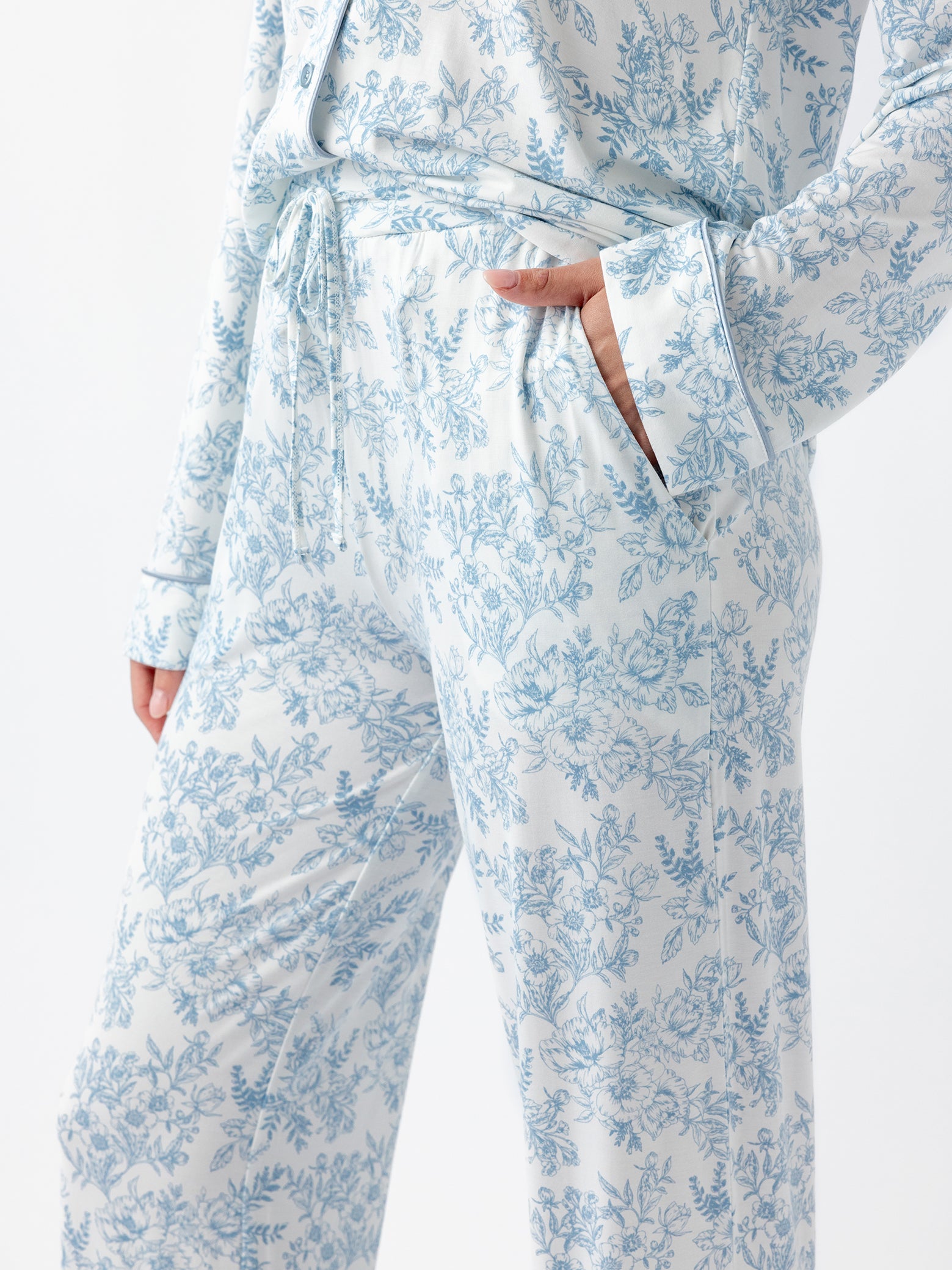 Women&#39;s Bamboo Stretch-Knit Long Sleeve Pajama Set